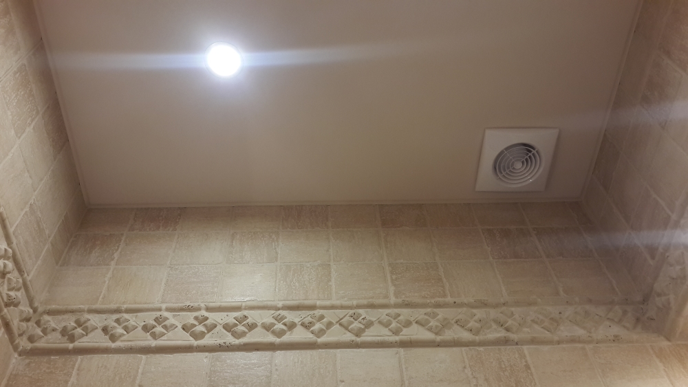 Бесшовный натяжной потолок 6