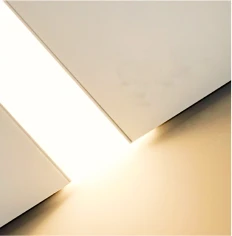 Заменяют люстру