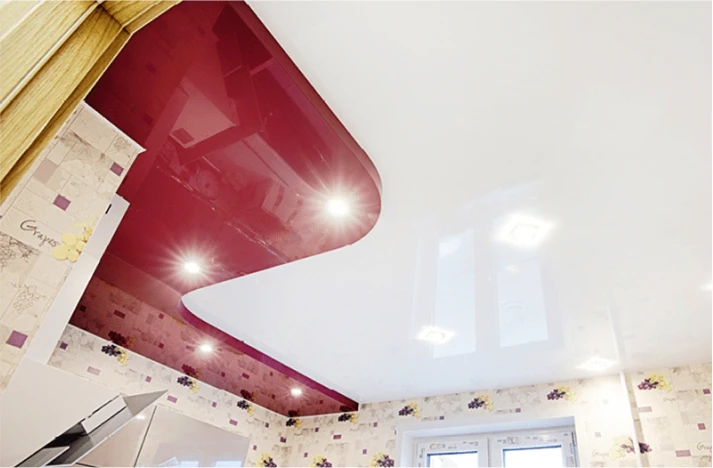 Глянцевый натяжной потолок 4