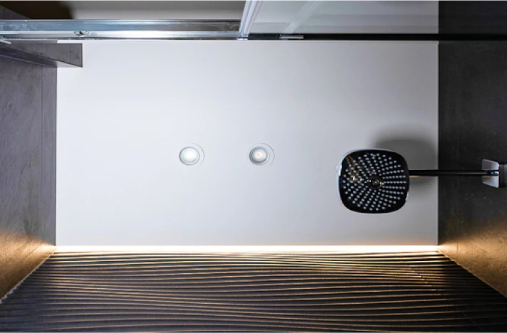 Натяжной потолок в ванную 0