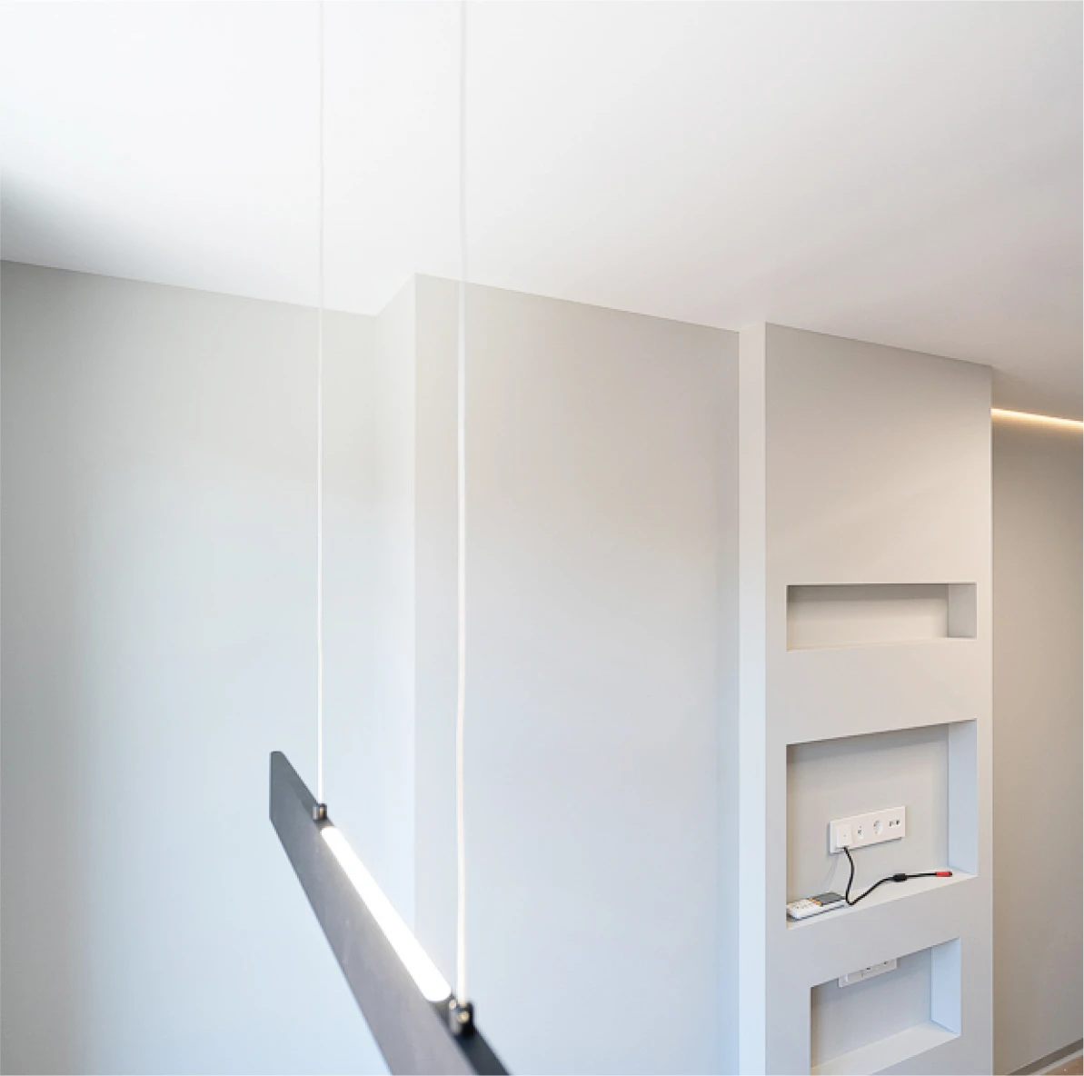 Пример установленного бесщелевого потолка 4045