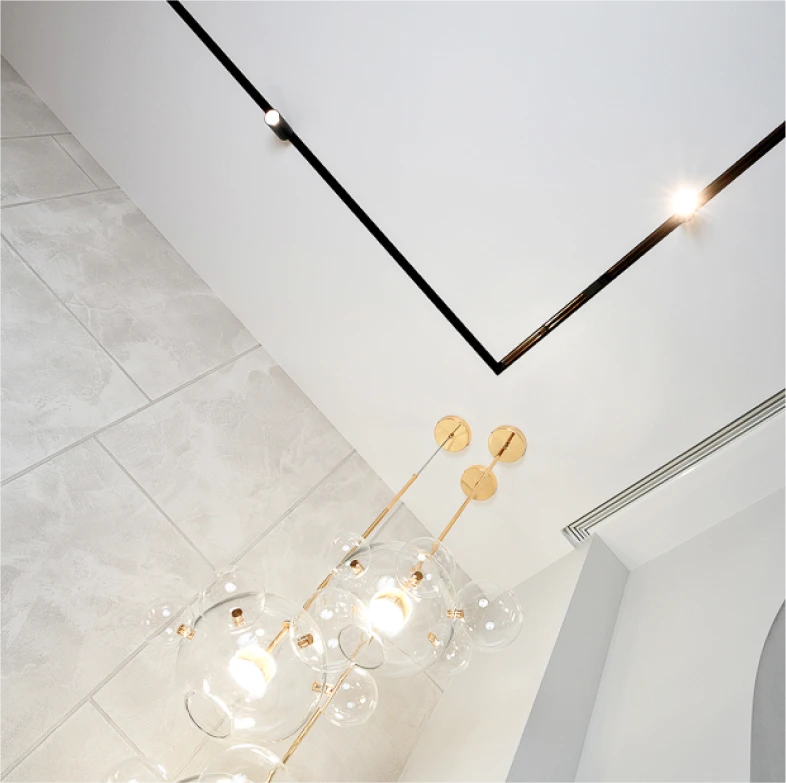 Пример установленного бесщелевого потолка 4048