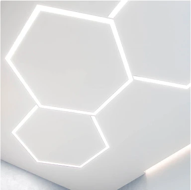 Пример световых линий flexy на натяжном потолке 4114