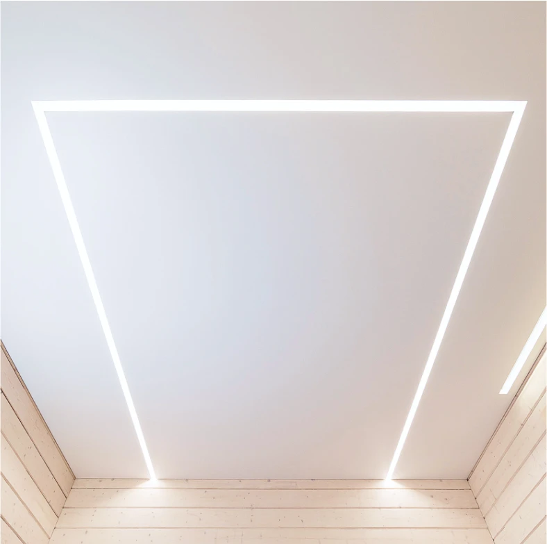 Пример световых линий flexy на натяжном потолке 4115