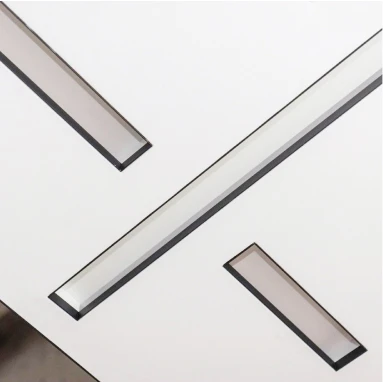 Пример натяжного потолка о световой линией slott 4241