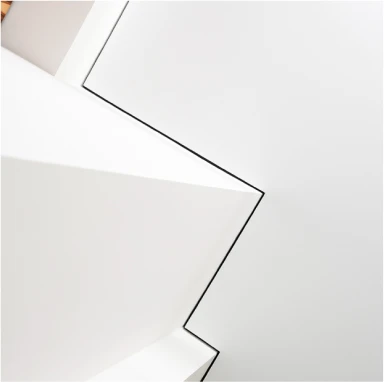 Пример установленного натяжного потолка 4255