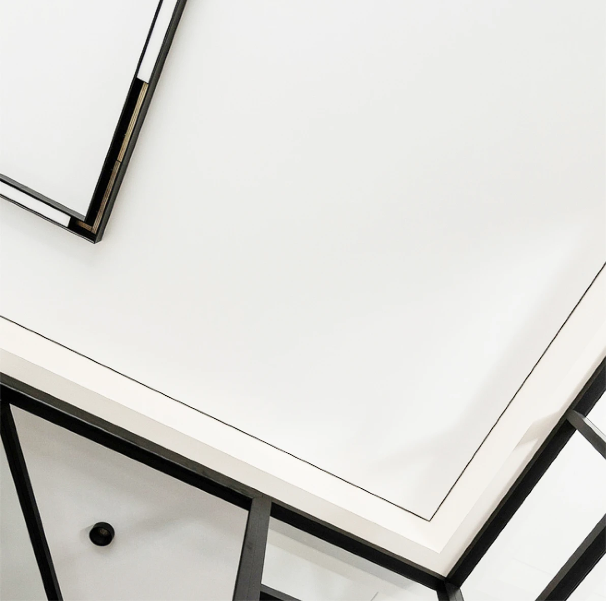 Пример установленного натяжного потолка 4258