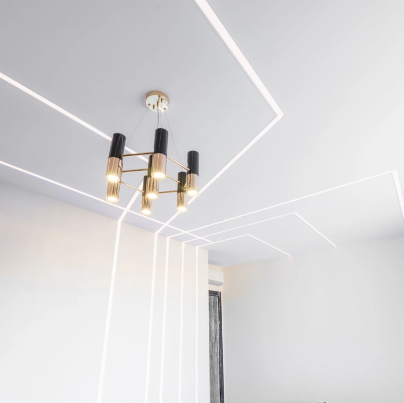 Тканевый натяжной потолок, установленный РумЭксперт 4273