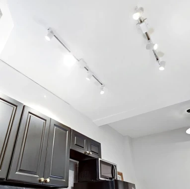 Тканевый натяжной потолок, установленный РумЭксперт 4278