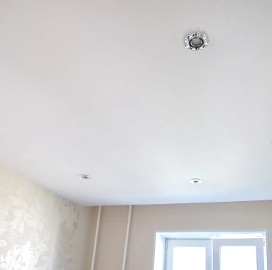 Тканевый натяжной потолок, установленный РумЭксперт 4279