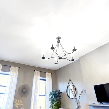 Тканевый натяжной потолок, установленный РумЭксперт 4280