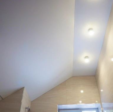 Тканевый натяжной потолок, установленный РумЭксперт 4290