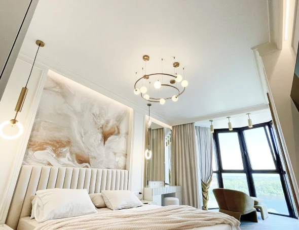 Натяжные потолки в комнату 0