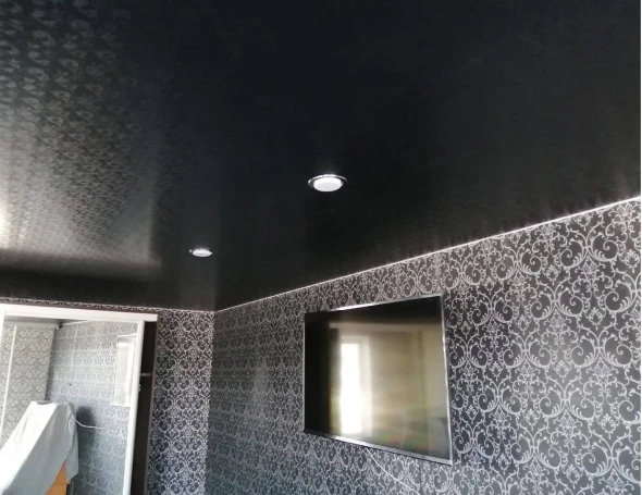 Черный натяжной потолок 4