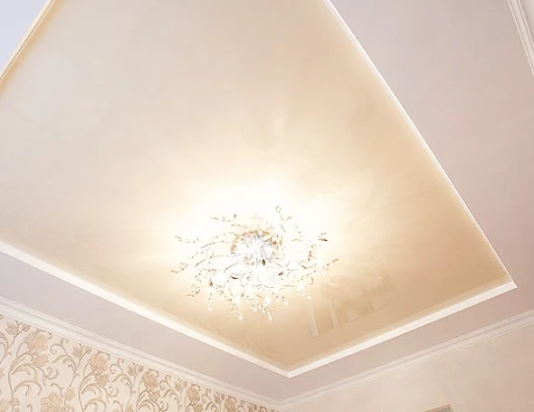 Бежевый натяжной потолок 0