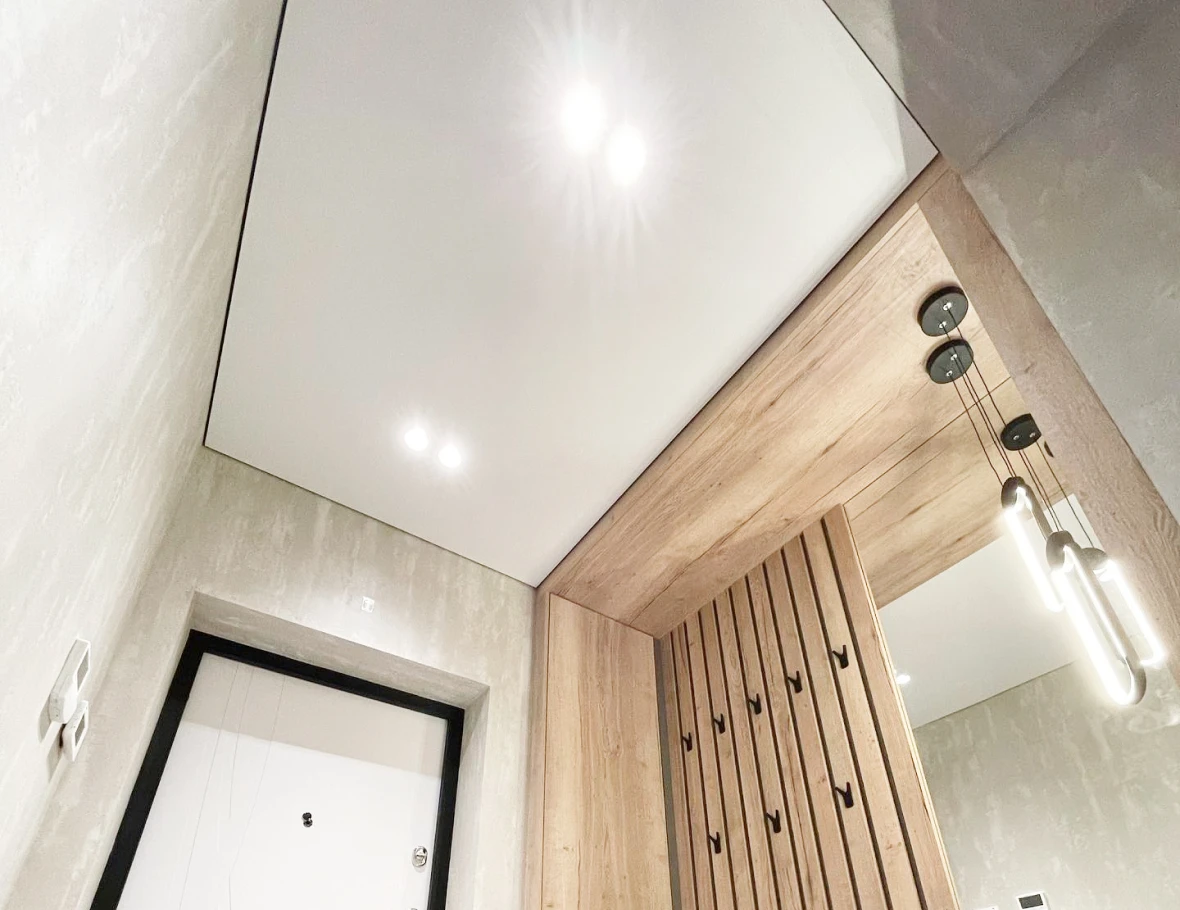 Маленький натяжной потолок 1