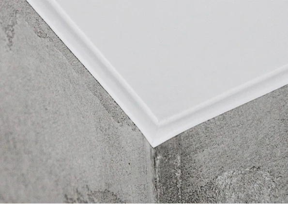 Натяжные потолки со вставкой