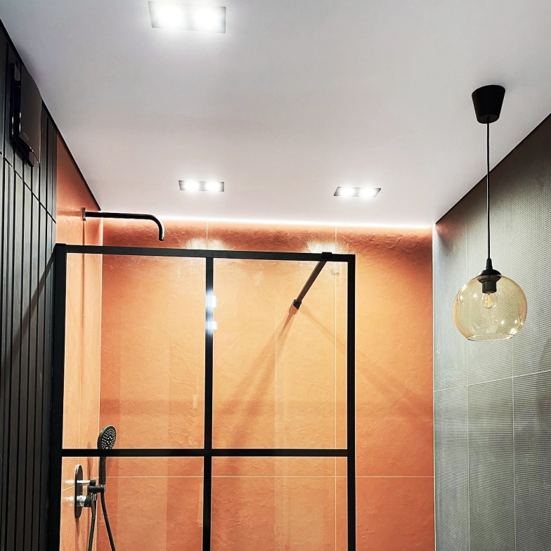 Пример установленного парящего натяжного потолка 5098