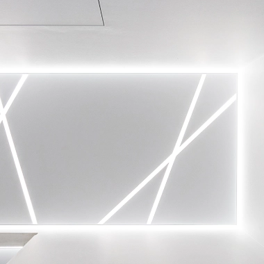 Пример установленного парящего натяжного потолка 5102