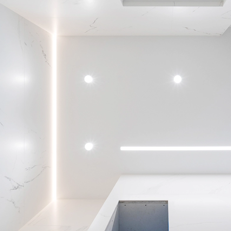 Пример установленного парящего натяжного потолка 5103