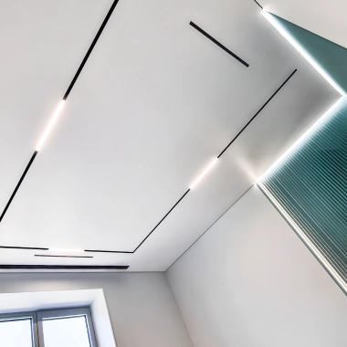 Пример установленного парящего натяжного потолка 5107