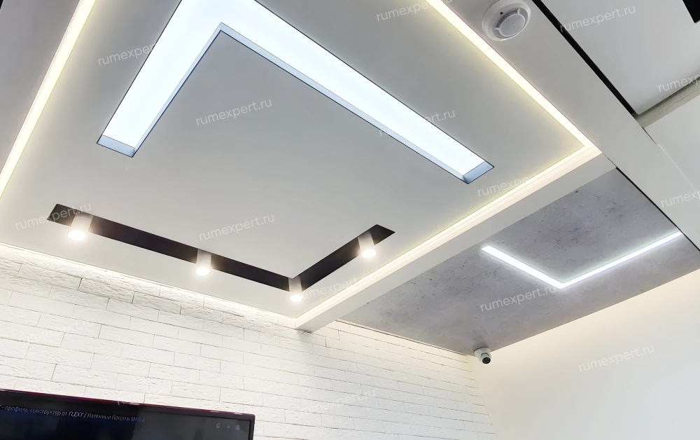 Контурный натяжной потолок 0