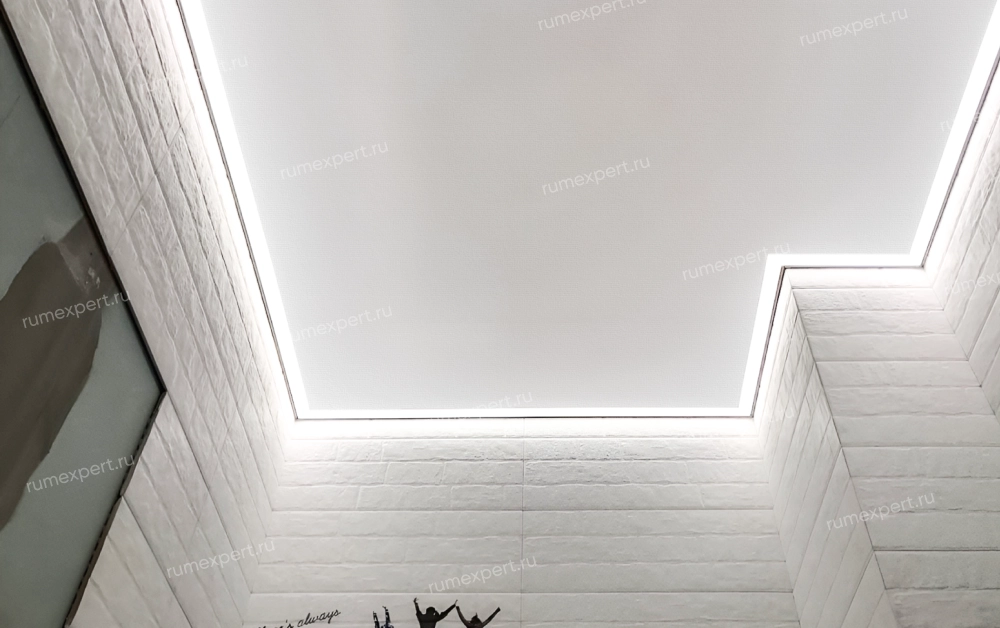 Контурный натяжной потолок 2