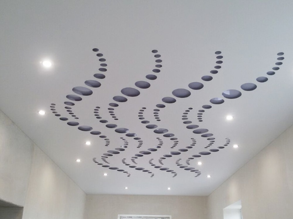 Резной натяжной потолок 6