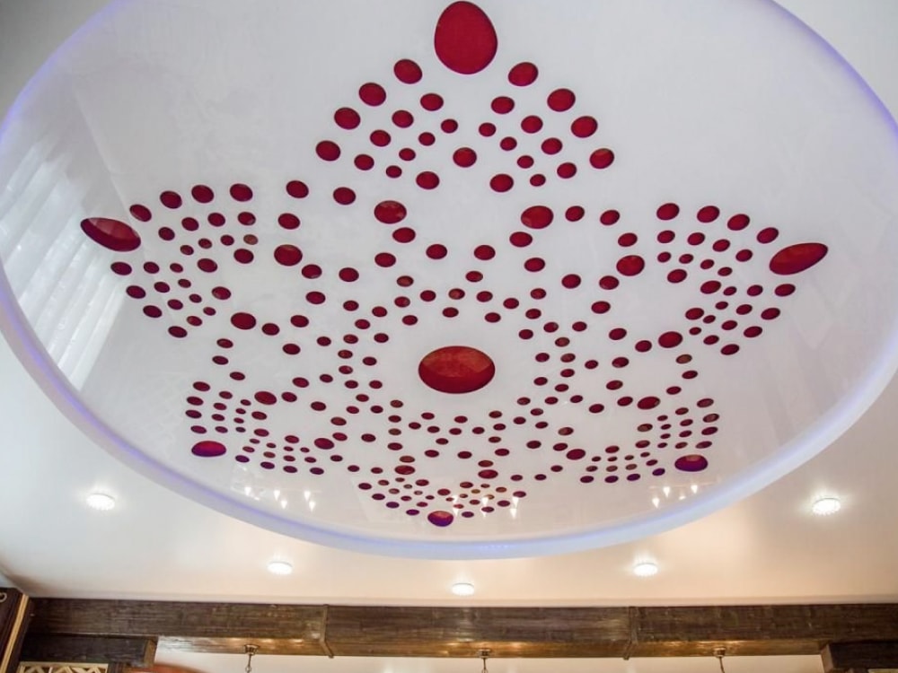 Резной натяжной потолок 9