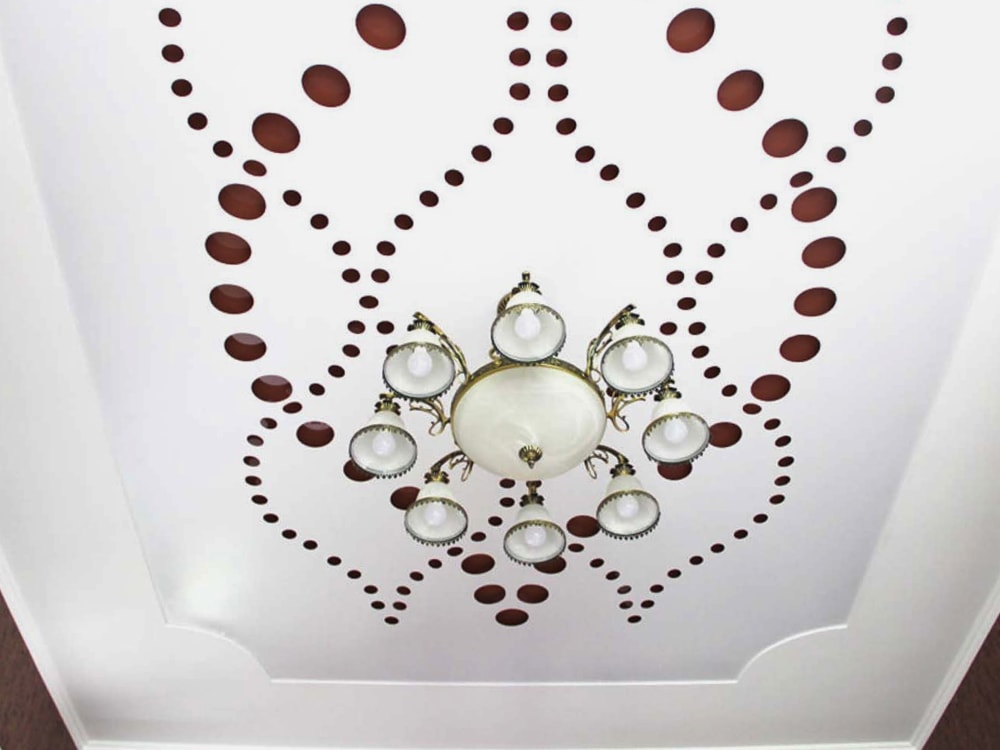 Резной натяжной потолок 11
