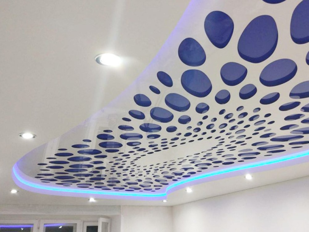Резной натяжной потолок 13