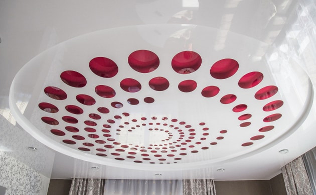 Резной натяжной потолок 14