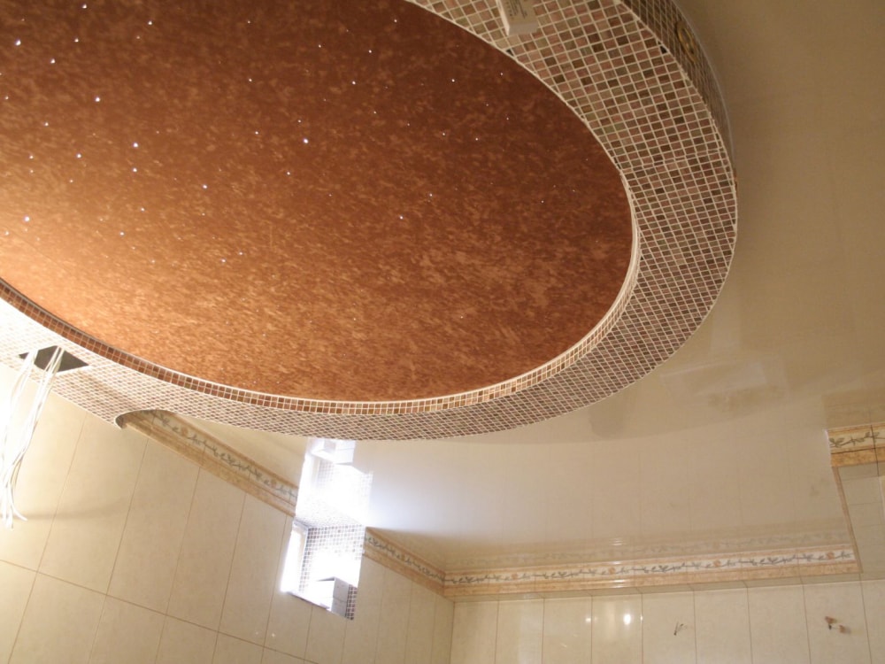 Фактурный натяжной потолок 1