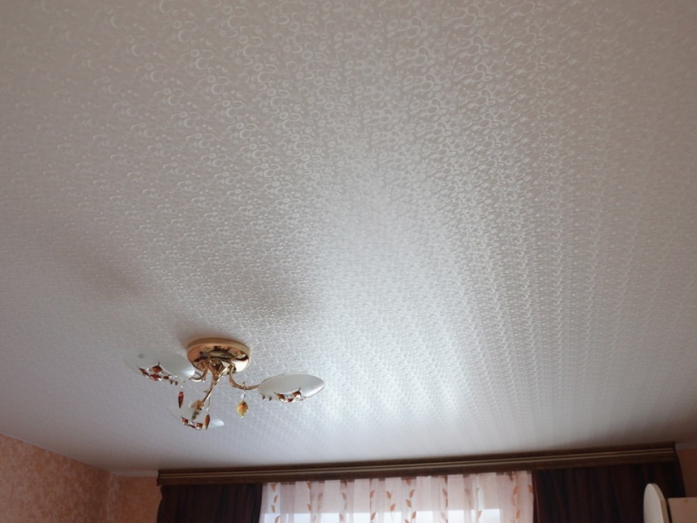 Фактурный натяжной потолок 3