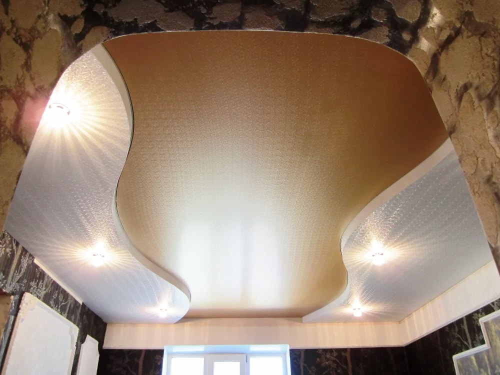 Фактурный натяжной потолок 5