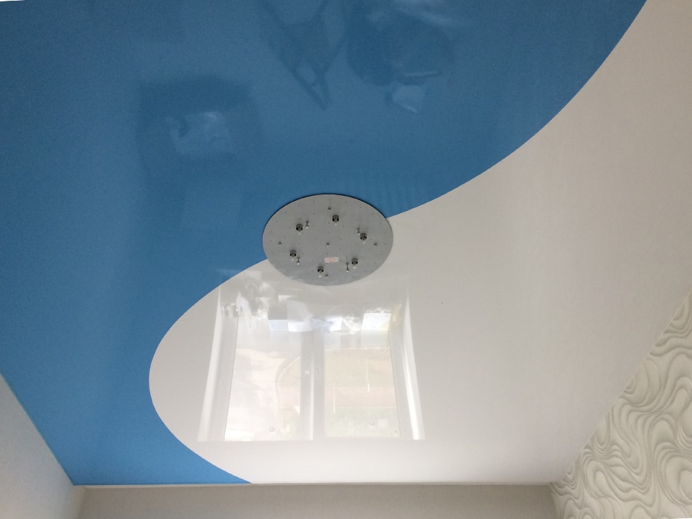 Криволинейный натяжной потолок 1