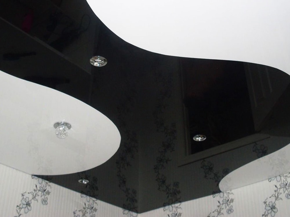 Криволинейный натяжной потолок 2