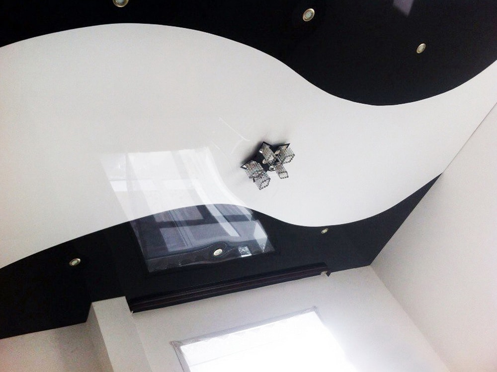 Криволинейный натяжной потолок 4