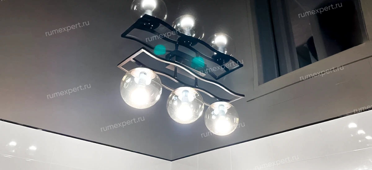 Глянцевый черный натяжной потолок