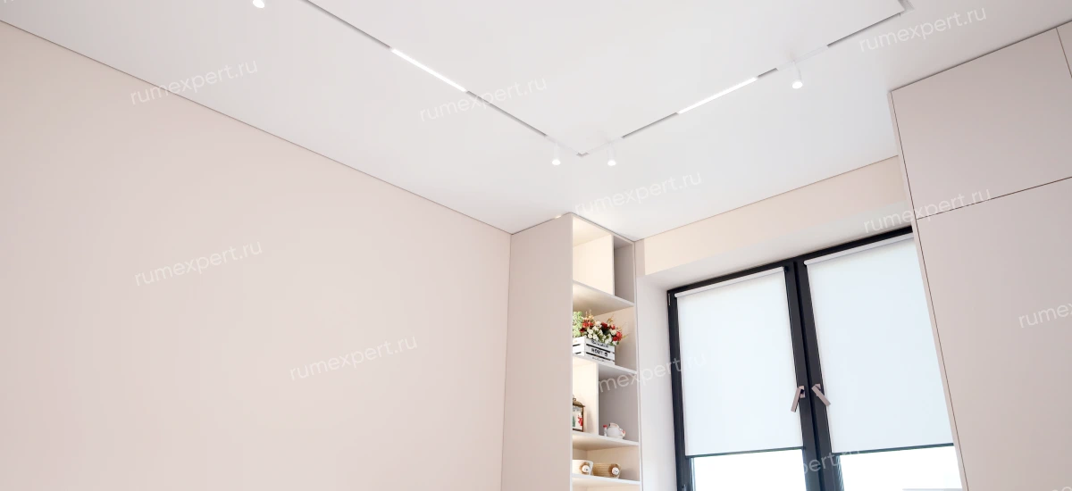 Дизайн натяжного потолка в детской