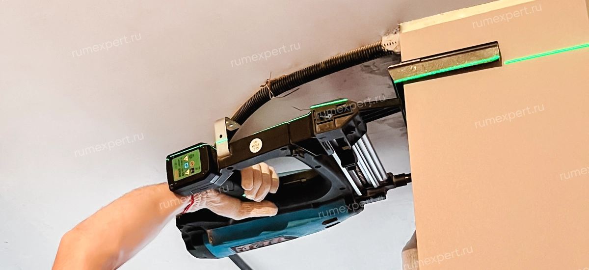 Как устанавливают натяжные потолки?