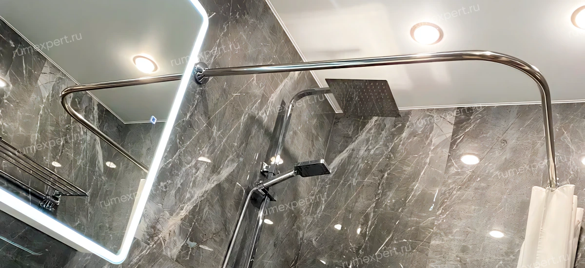 Освещение натяжного потолка в ванной