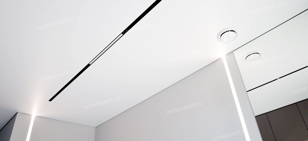 Как помыть натяжной потолок?