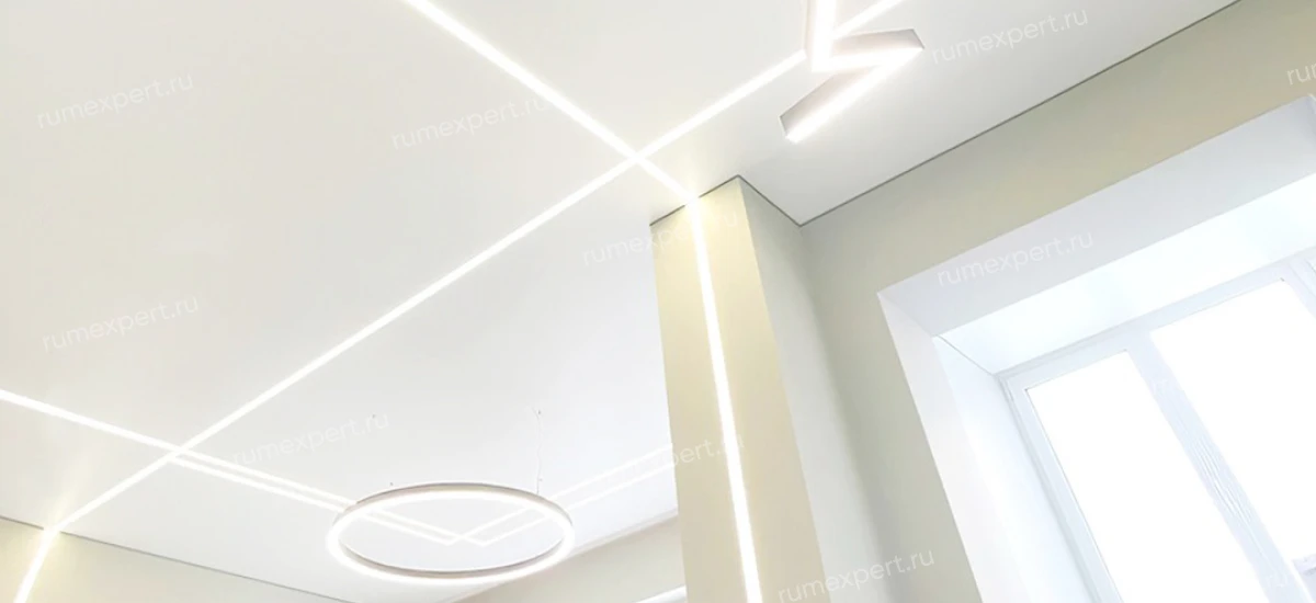 Натяжной потолок с подсветкой